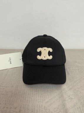 Celine hat